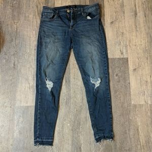 Prosperity distressed jeans